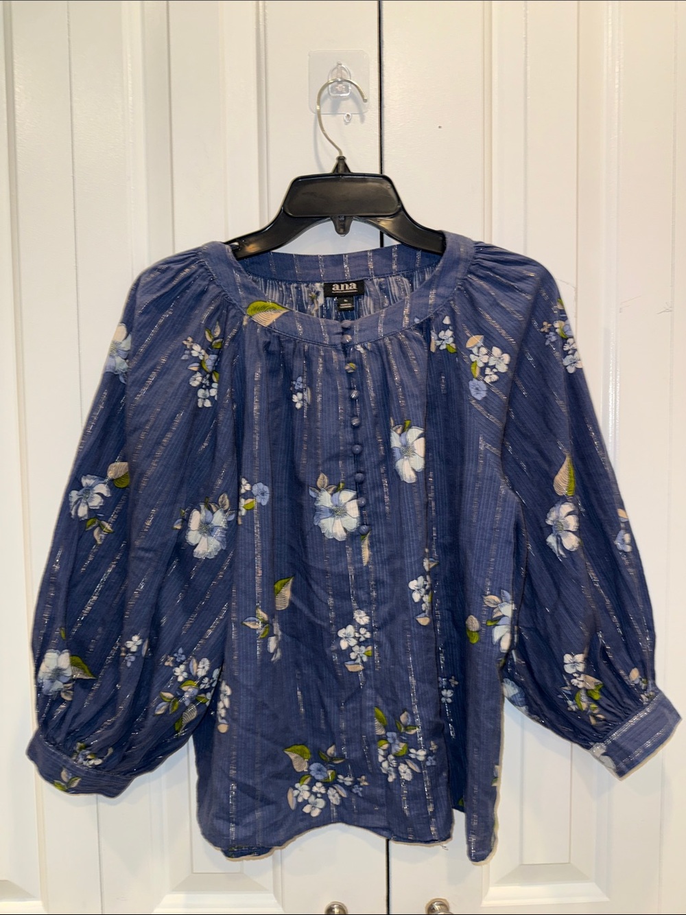 a.n.a Navy Floral Button-Front Peasant Top‎